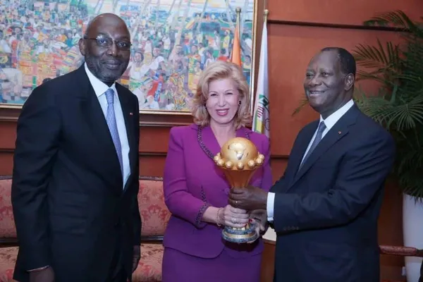 Dominique Ouattara pleure Sidy Diallo