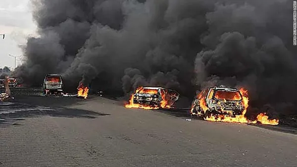 Explosion d’un camion-citerne au Nigeria : des véhicules calcinés
