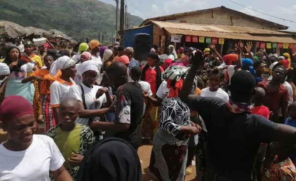 La population de Biankouma célèbre la victoire de Ouattara