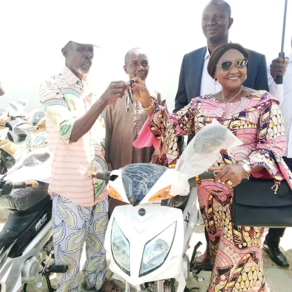 RHDP de Gbéléban : le maire offre 40 motos aux sections de base
