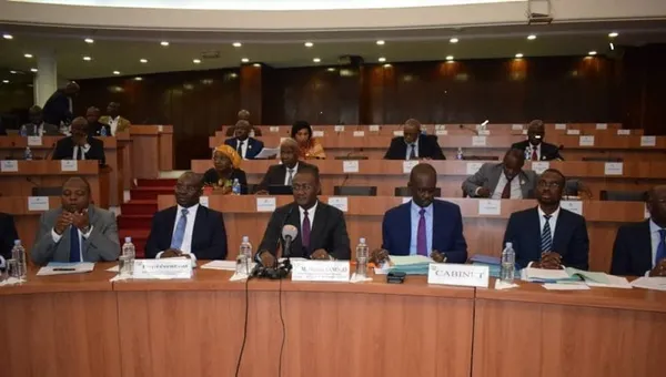 Le budget 2021 de l’Etat de Côte d’Ivoire examiné
