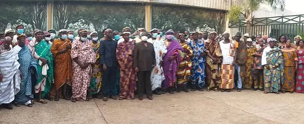 Bédié échange avec des chefs traditionnels