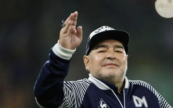 Décès de Diego Maradona, ex-footballeur argentin à l’âge de 60 ans
