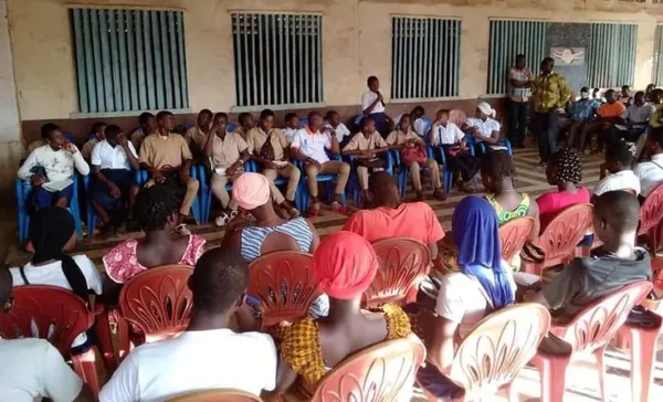 Collège moderne de Katiola : l’écrivain Camara Nangala exhorte les élèves à la lecture