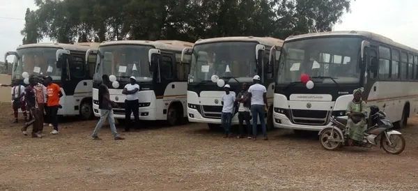Les transporteurs de la Bagoué reçoivent 12 véhicules