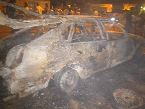 Un taxi roulant au gaz s’enflamme à Adzopé : le conducteur blessé