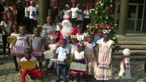 Arbre de Noël 2020 à Gbéléban: des jouets pour les écoliers