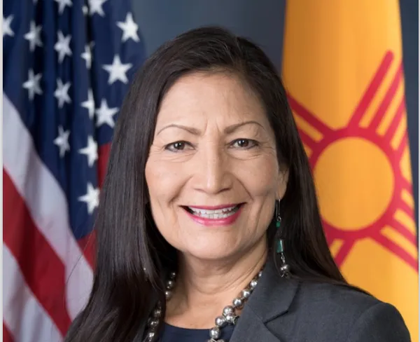 Joe Biden nommera Debra Haaland au poste de secrétaire de l’Intérieur, la première Amérindienne à ce poste – Actualités 17/12/2020
