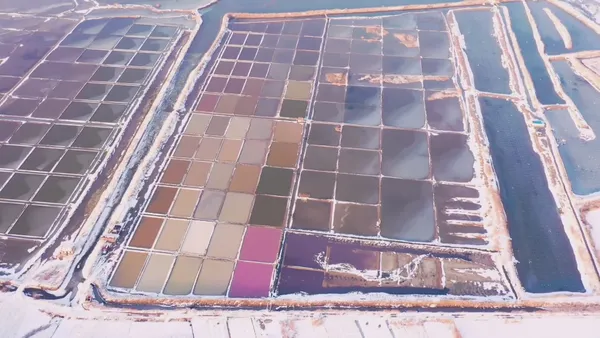 Désert de sel à l’infini sous la neige dans l’est de la Chine – Actualités 25/12/2020