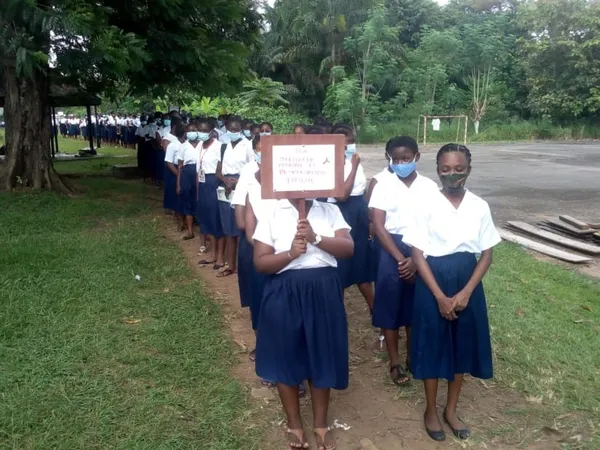 Lycée Sainte Marie de Cocody : une marche silencieuse en mémoire des victimes du SIDA