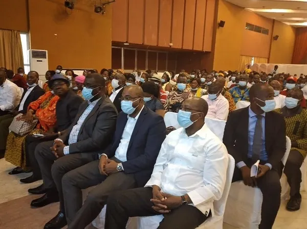 Les producteurs ivoiriens de cacao menacent de rompre avec les industriels réfractaires au différentiel de revenu décent – Actualité ivoirienne 04/12/2020