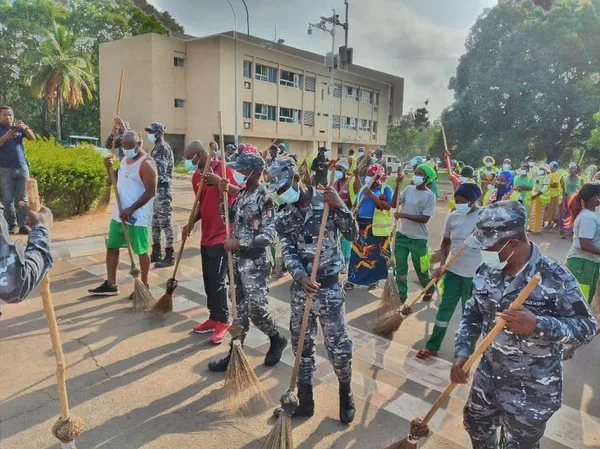 Opération ménage à Yamoussoukro : la police sur le terrain pour assainir la ville
