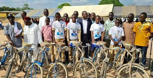 Nassian : des vélos pour 15 meilleurs élèves du département