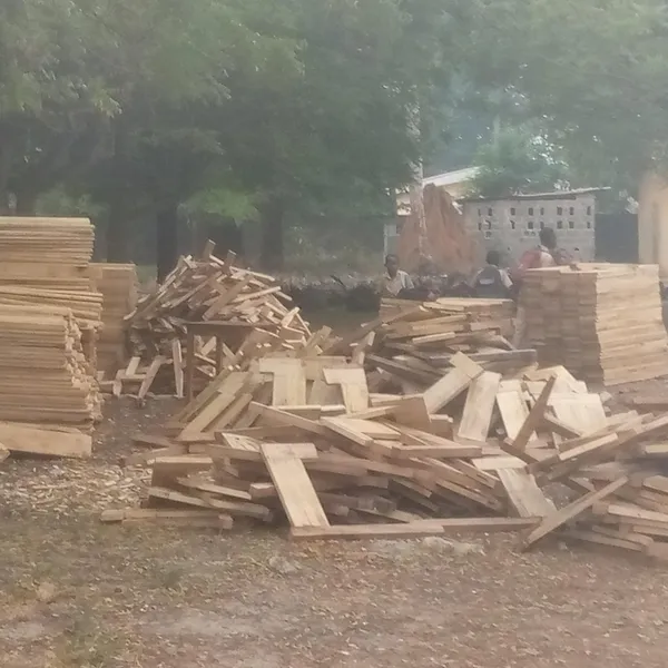 Lycée moderne d’Agnibilekrou : remise d’un équipement de 150 tables-bancs