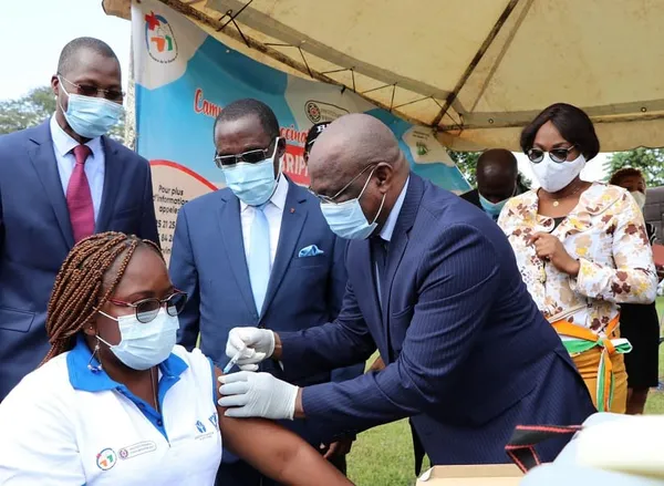 La 2e campagne de vaccination des agents de santé du public contre la grippe saisonnière lancée à Bingerville – Actualité ivoirienne 08/12/2020