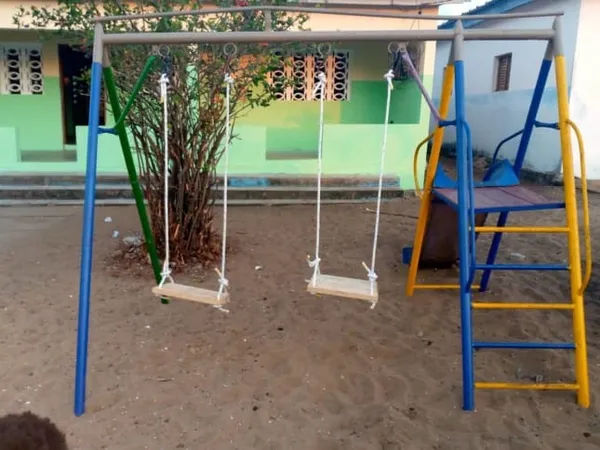 Le Rotary Club d’Abidjan doyen fait des dons à une école maternelle de Toukouzou