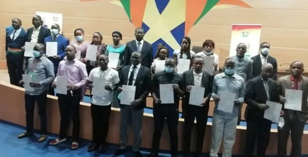 Des PME reçoivent leurs attestations de formalisation – Actualité ivoirienne 10/12/2020