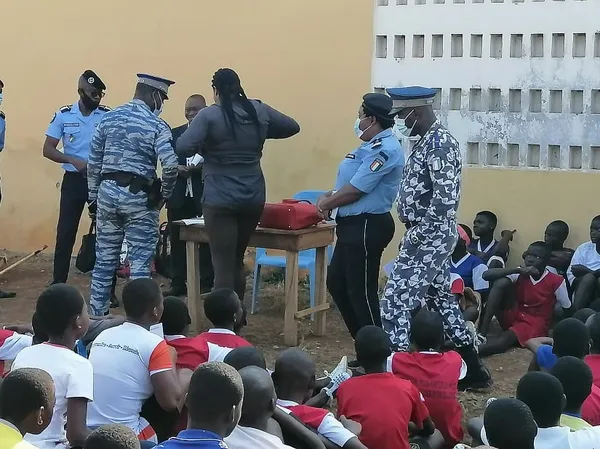 Les forces de sécurité de Biankouma sensibilisent les élèves sur les bonnes pratiques en milieu scolaire – Actualité ivoirienne 11/12/2020