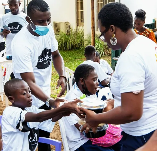 La Fondation UBA offre des repas à plusieurs adolescents vulnérables – Actualité ivoirienne 20/12/2020
