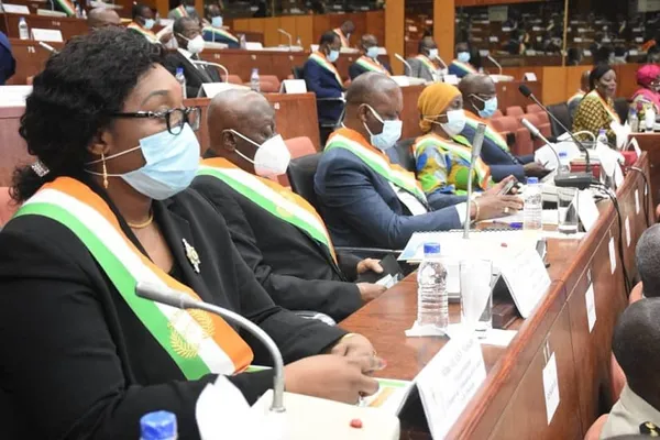 Fin de la session ordinaire 2020 qui a définitivement installé le Sénat dans le paysage institutionnel ivoirien – Actualité ivoirienne 24/12/2020