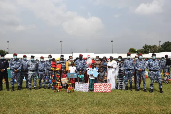 Des enfants des gendarmes reçoivent des cadeaux de Noël – Actualité ivoirienne 24/12/2020