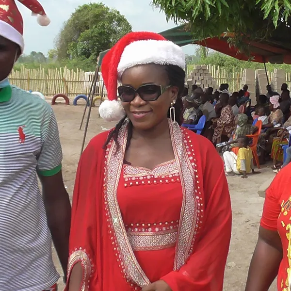 Noël 2020 à Liabo : des enfants reçoivent plus de 950 cadeaux