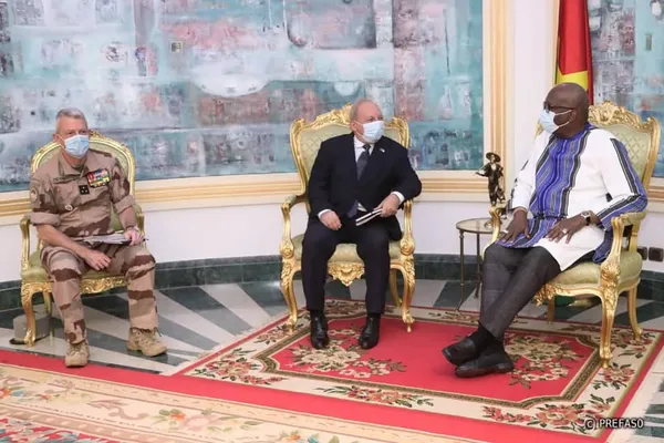Roch Kaboré reçoit le bilan du commandant de Barkhane