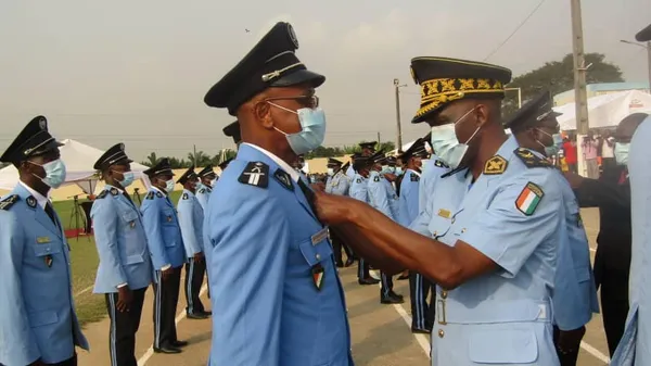 Cérémonie de décoration du personnel de la Police Nationale