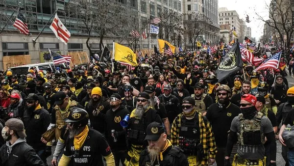 Des manifestants pro-Trump défilent à Washington, un mois après la victoire de Joe Biden