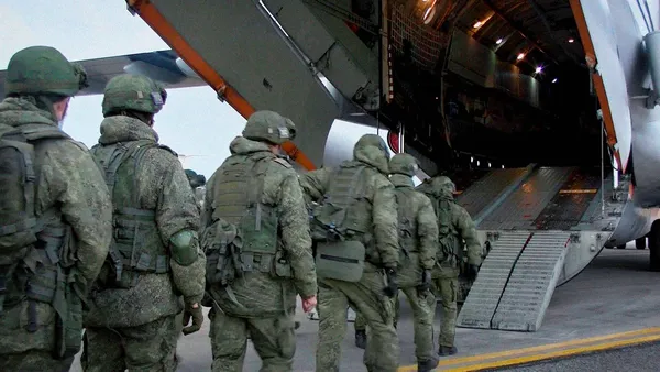 Le Niger renforce son partenariat militaire avec la Russie : arrivée d’instructeurs russes et de matériel militaire à Niamey