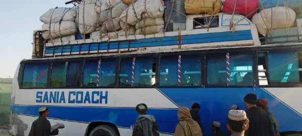 Afghanistan : des militants armés détournent un bus de passagers