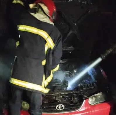 Un taxi calciné à Dimbokro au centre de la Cote d’Ivoire