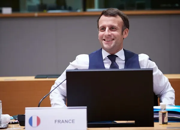 Le président français adresse un message d’espoir aux Français pour 2021 (SYNTHESE) – Actualités 01/01/2021