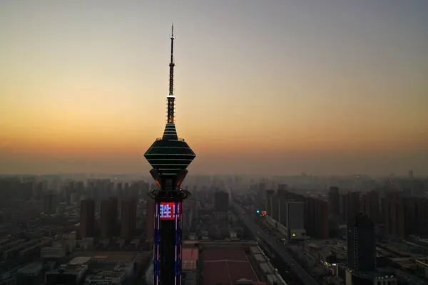 La tour de la télévision de Shijiazhuang illuminée en l’honneur de la lutte contre le COVID-19 – Actualités 19/01/2021