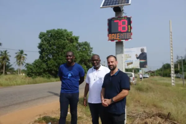 Installation de radars pédagogiques à Assinie