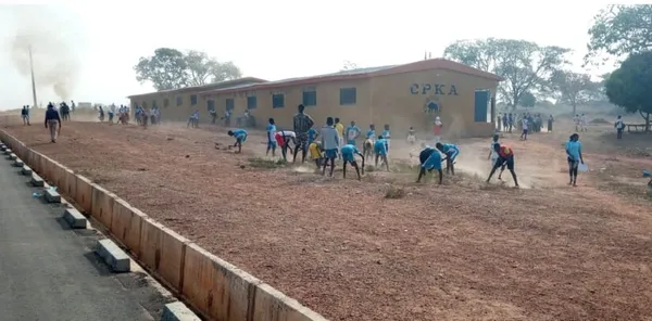 Grand ménage à Madinani : les élèves participent massivement à l’opération