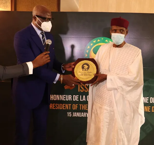 Issa Hayatou désigné président d’honneur de la CAF en prélude au CHAN 2020