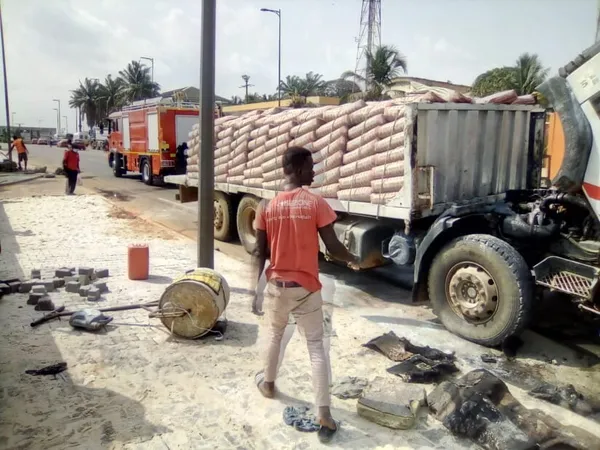 Bingerville : incendie d’un camion transportant du ciment
