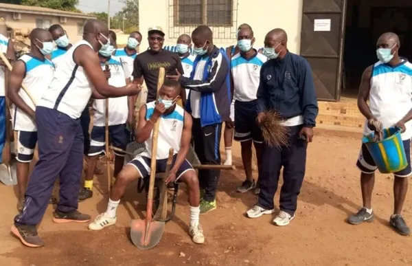 Katiola : une opération de salubrité au commissariat