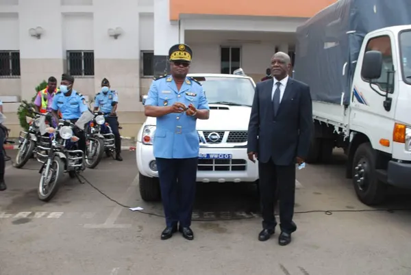 Le maire de Yopougon remet des véhicules et des motos à la Police nationale – Actualité ivoirienne 09/02/2021