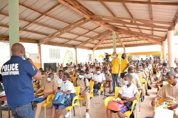 Des élèves du collège moderne du plateau sensibilisés sur les abus des enfants sur internet – Actualité ivoirienne 09/02/2021