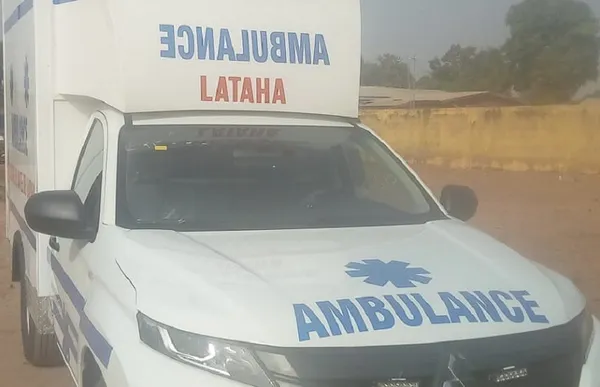Le centre de santé de Lataha reçoit une ambulance