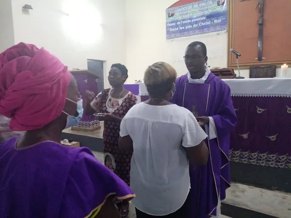 Carême 2021 en Côte d’Ivoire : imposition des cendres à Bouaflé