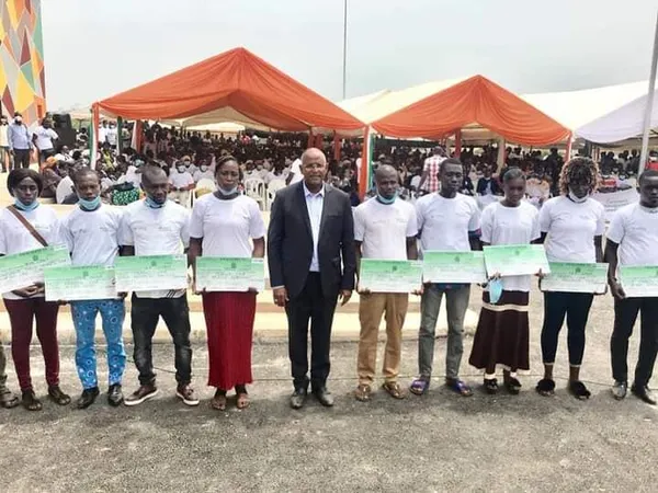 Touré Mamadou remet 238 500 000 FCFA aux jeunes de la Mé