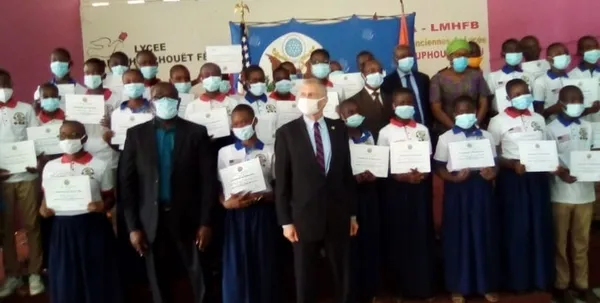 Des élèves de Bingerville reçoivent des certificats de perfectionnement en anglais – Actualité ivoirienne 25/02/2021