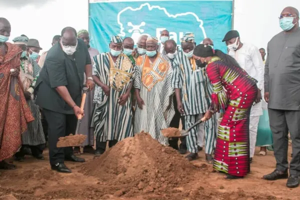 Réseau d’eau d’Abobo-Akeikoi : Kandia Camara et Laurent Tchagba lancent les travaux