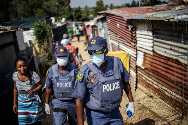 COVID-19 en Afrique du Sud : 570 policiers morts du virus