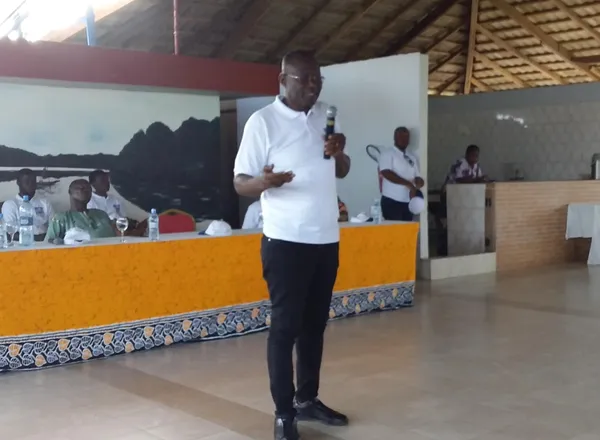 Législative 2021 à Adiaké : un candidat indépendant présente sa candidature aux enseignants