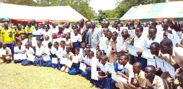 Lycée moderne Coffie Gadeau de Tiébissou : les meilleurs élèves primés