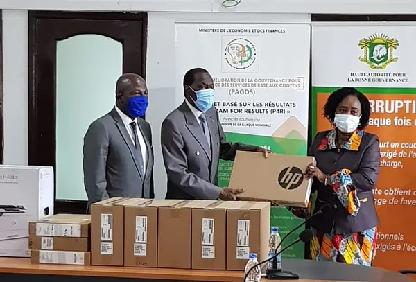 Côte d’Ivoire : la HABG reçoit du matériel informatique